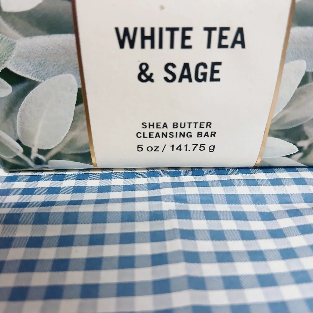 Bath and Body Works White Tea and Sage Shea Butter Cleansing Bar - Picture 2 of 3